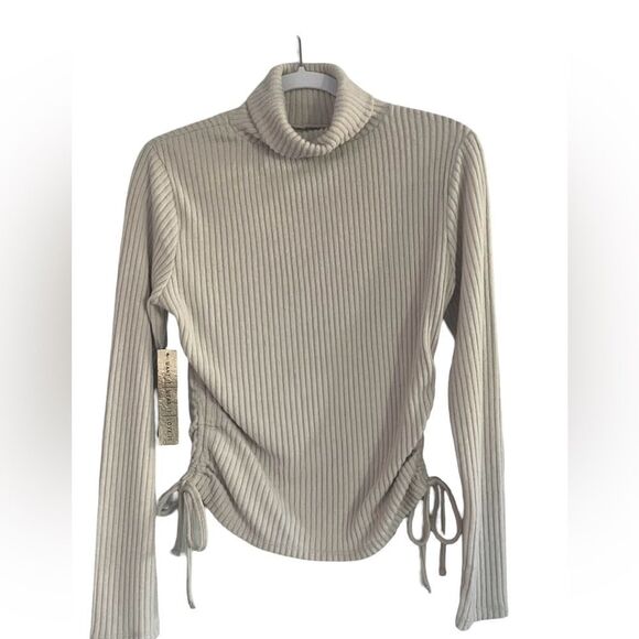 Almost Famous Off White Ribbed Knit Turtleneck Top - Picture 3 of 7